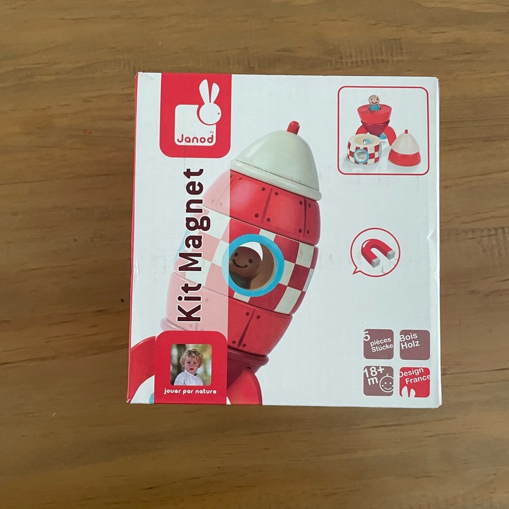 Janod baby wood Rocket Kit Magnet Toy